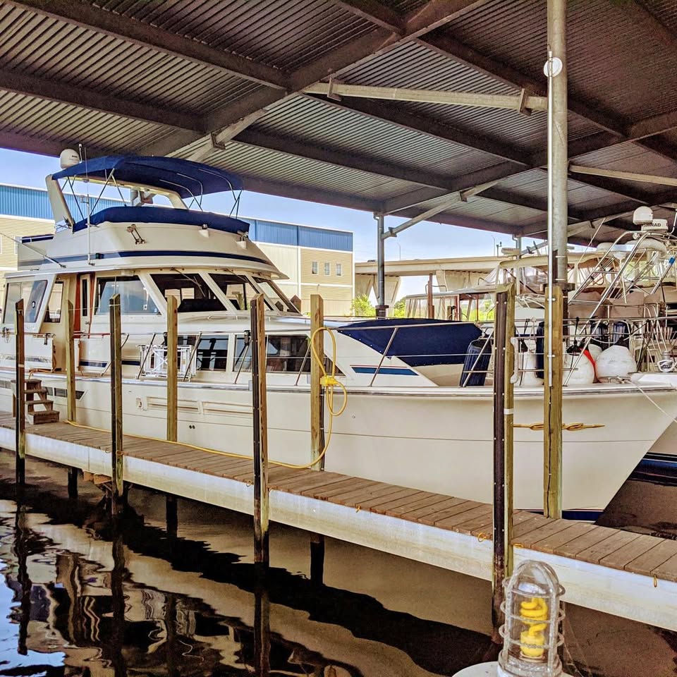 1986 Chris-Craft 46 Constellation Motor Yacht for sale in Chester, MD