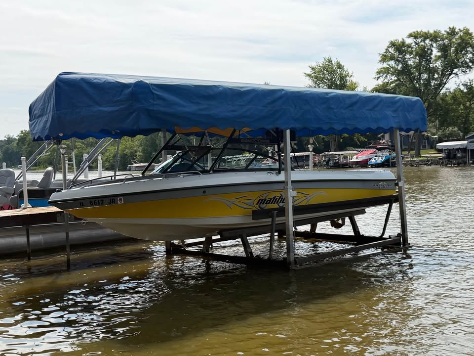 2002 Malibu sunsetter/wakesetter for sale in Crystal Lake, IL