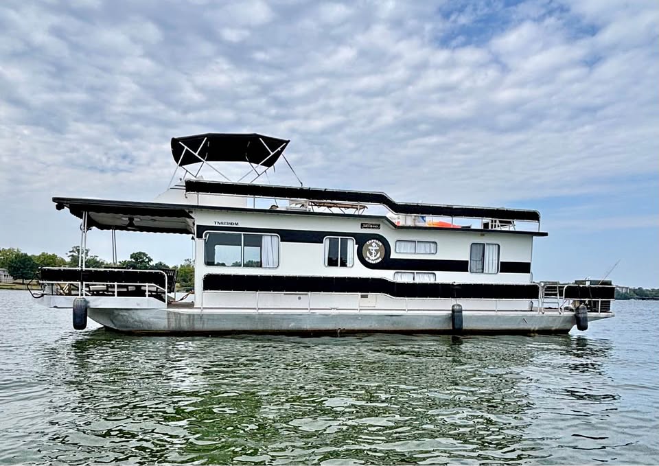 1987 Jamestowner houseboat for sale in Old Hickory, TN