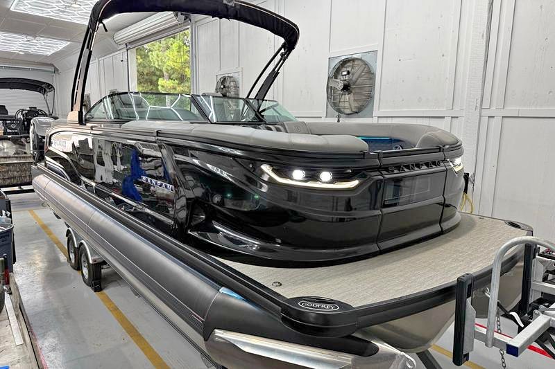 2026 Godfrey Sanpan 2700 SBW Twin Tritoon – Twin 350HP Suzukis for sale in Douglasville, GA