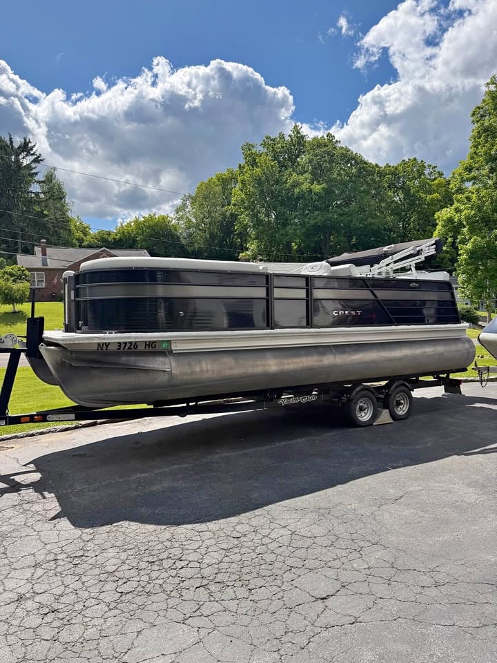 2022 Crest 22’ Pontoon – 115 HP Suzuki – Loaded! for sale in Syracuse, NY