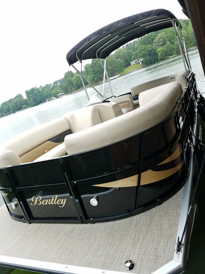 2018 Bentley 240 Cruise SE for sale in Sherrills Ford, NC