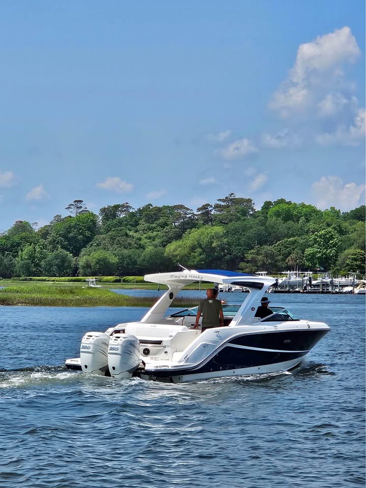 2019 SEA RAY 310 SLX — TWIN MERCURY 350s with 3 YEAR WARRANTY— LOW HOURS — FULLY LOADED for sale in North Myrtle Beach, SC