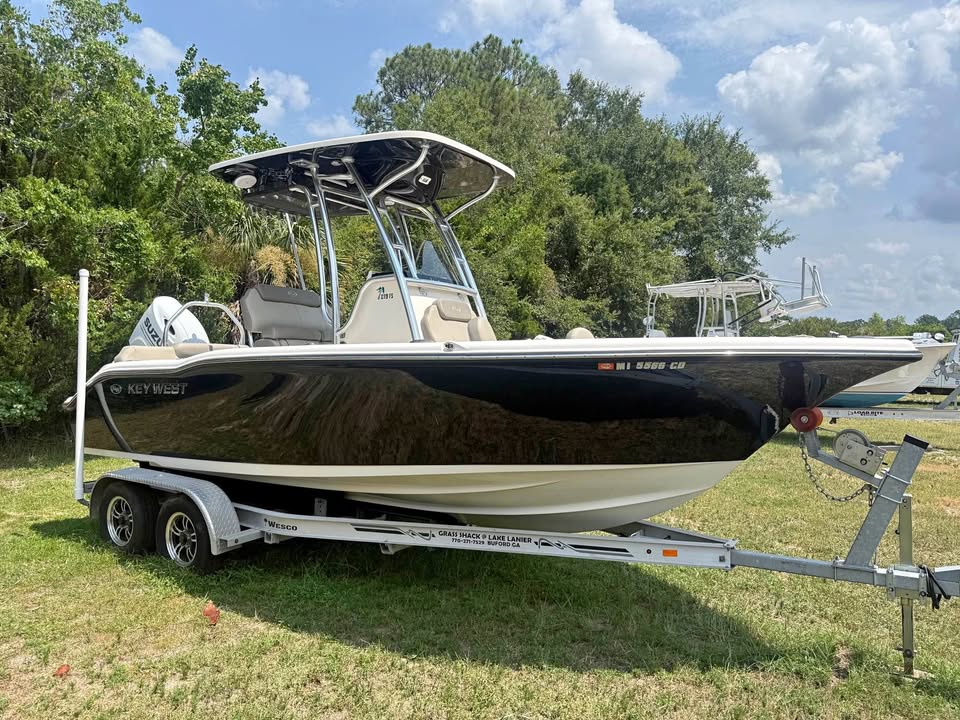 2023 Key West 219FS | Suzuki DF200 | Approx. 50 Hours | Loaded | for sale in Biloxi, MS