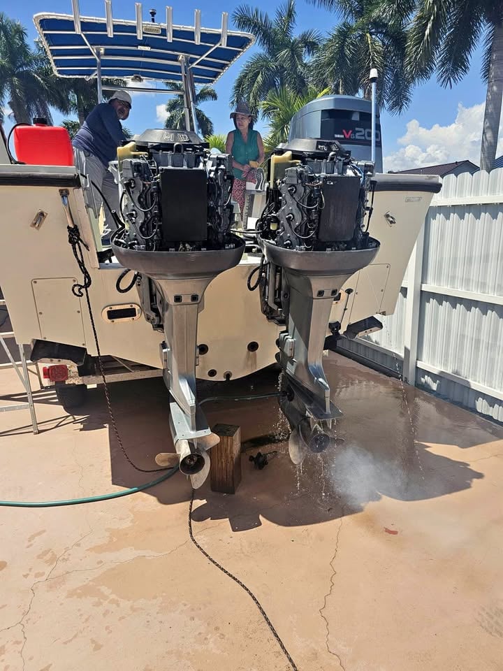 Mako clásico 26 con Dos Yamahas 200 bajas horas for sale in Miami, FL