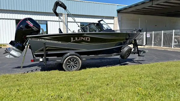 2027 LUND 1775 CROSSOVER XS for sale in Country Club Hills, IL