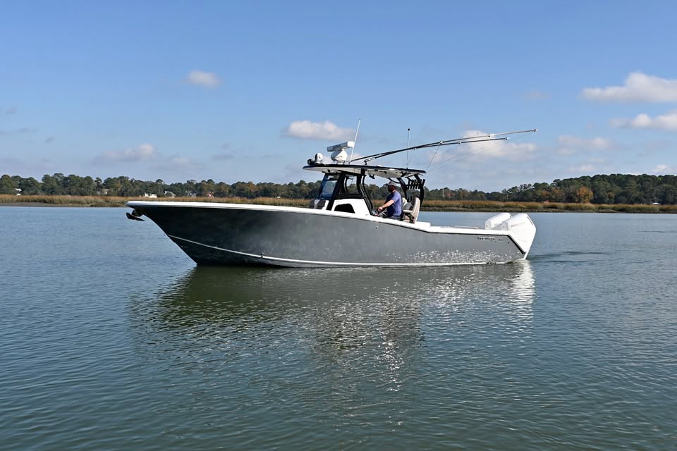 2025 Tidewater 320CC for sale in Beaufort, SC