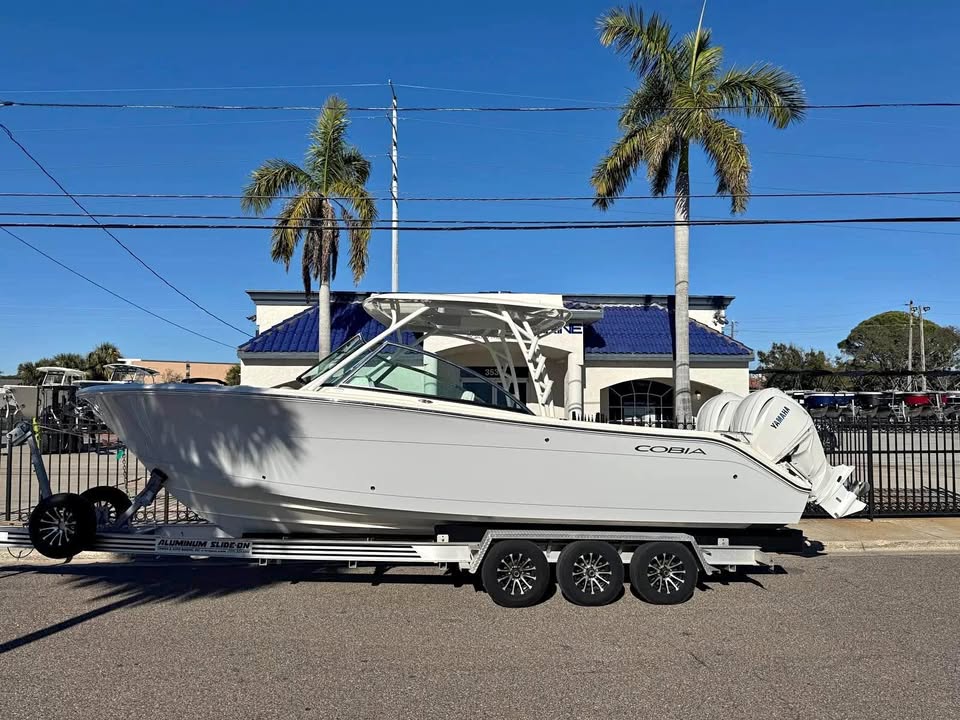 2025 Cobia 280DC for sale in St Petersburg, FL
