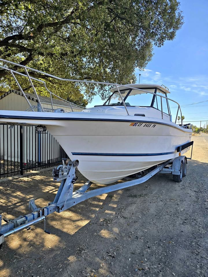 1999 Bayliner Trophy 2352 FL for sale in Rio Linda, CA