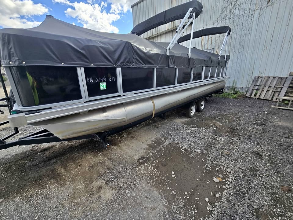 Avalon Pontoon boat for sale in New Kensington, PA