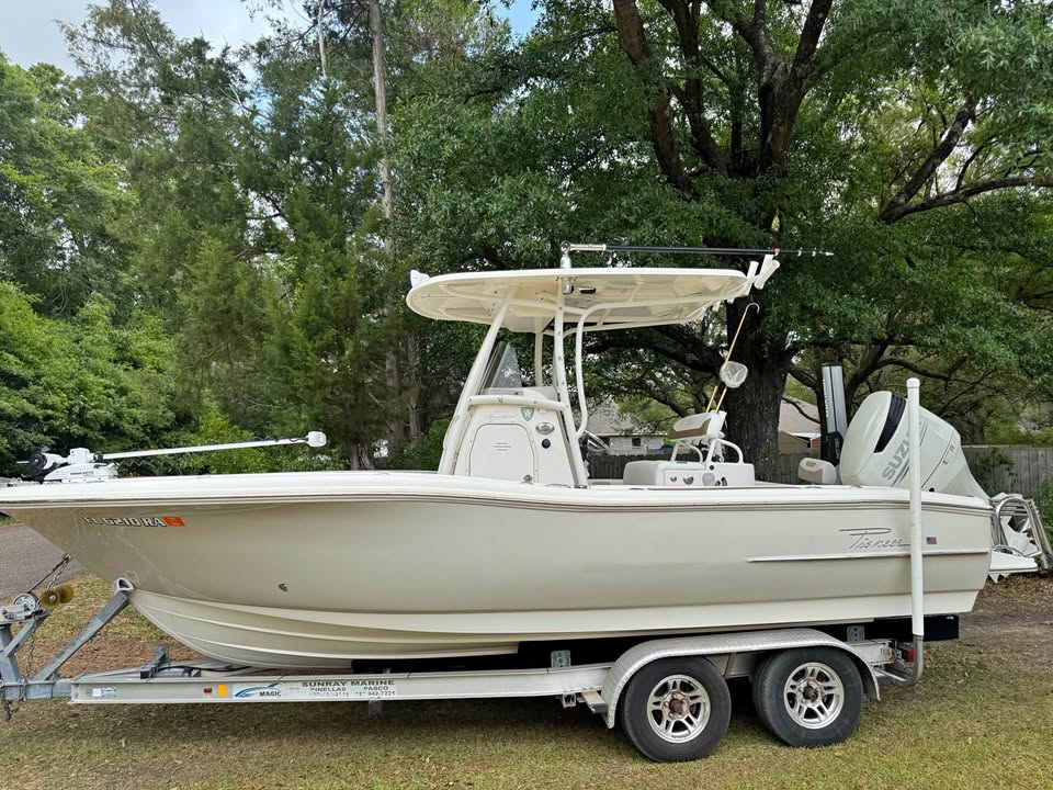 2016 pioneer 222 sportfish 2018 Suzuki 300 for sale in Milton, FL