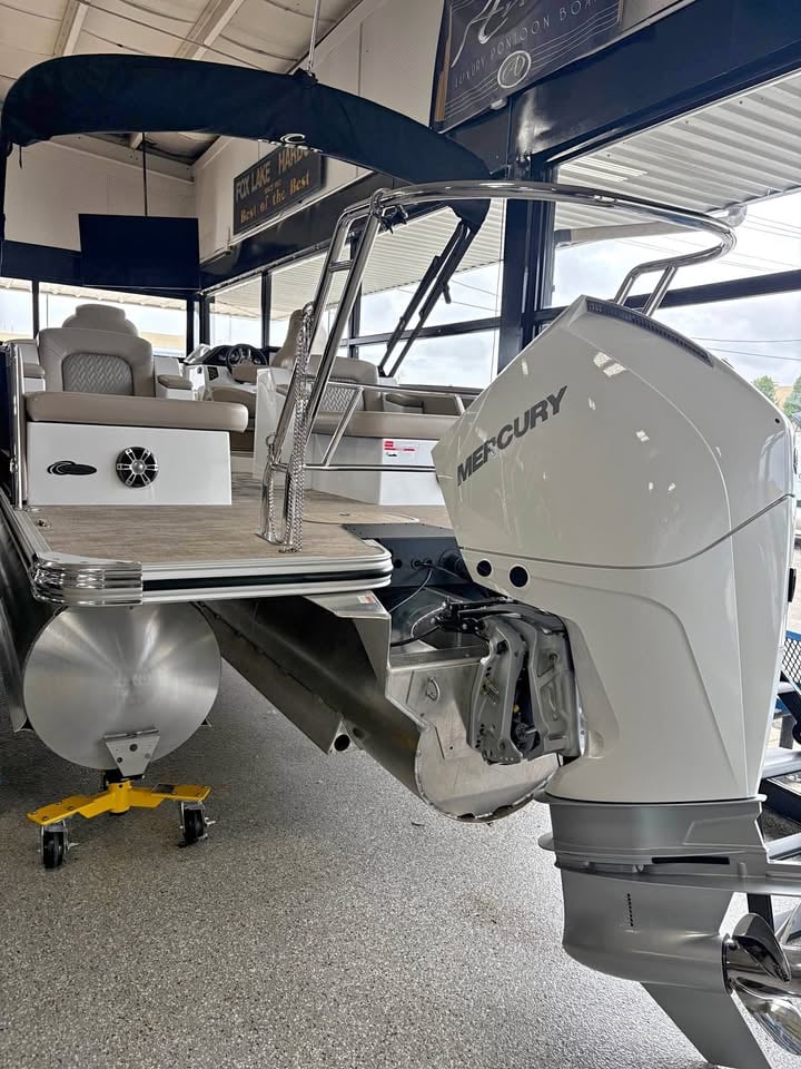 2026 Crest 230 SLRC 300HP for sale in Johnsburg, IL