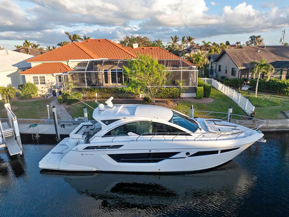 2018 Cruisers Yachts Cantius 50 for sale in Miami, FL