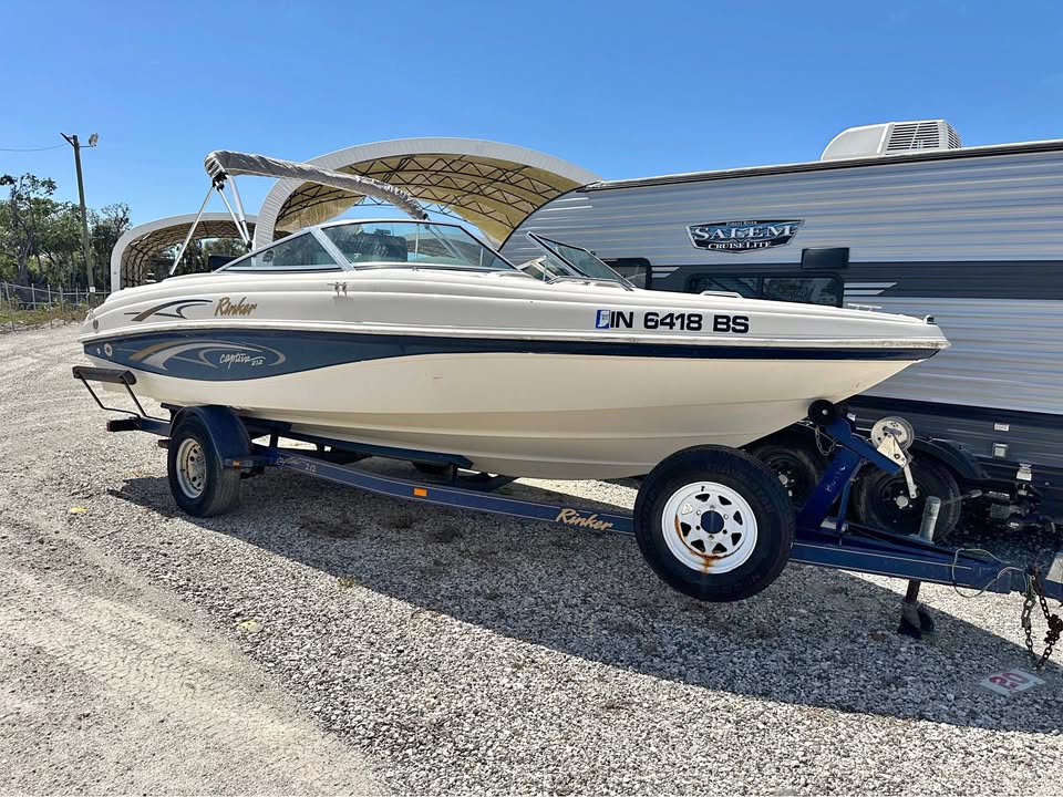 Boat — 2001 Rinker Captiva 212. for sale in Palmetto, FL