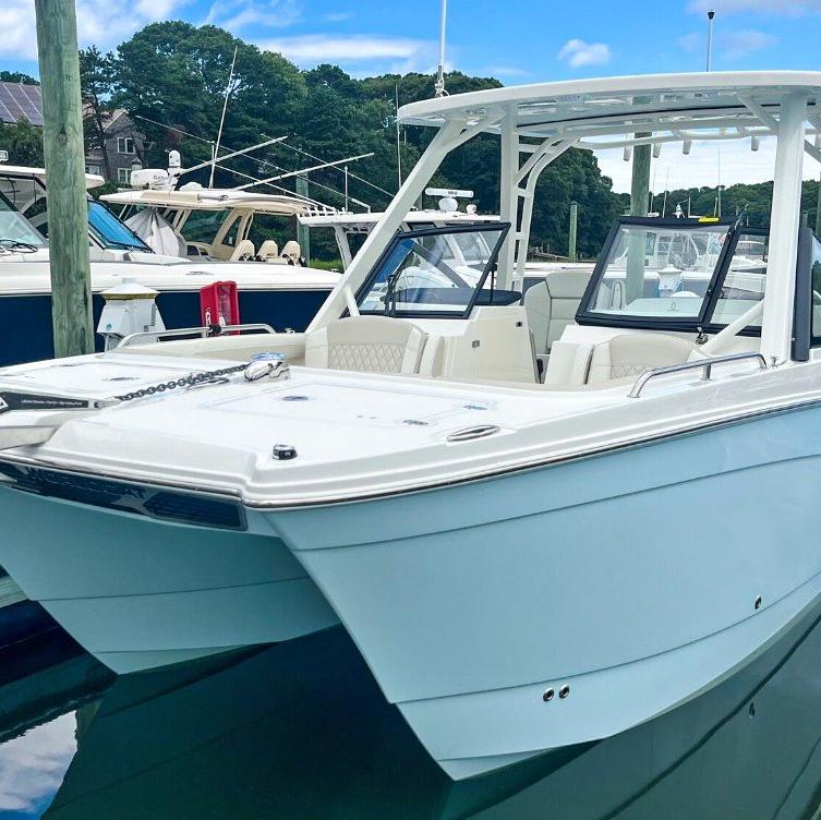 2027 WORLD CAT 265 DC for sale in Mashpee, MA