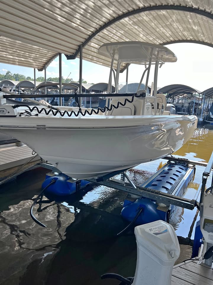 2015 Tidewater 220CC Adventure – Yamaha 200 hp - 140 hrs. for sale in Montgomery, TX