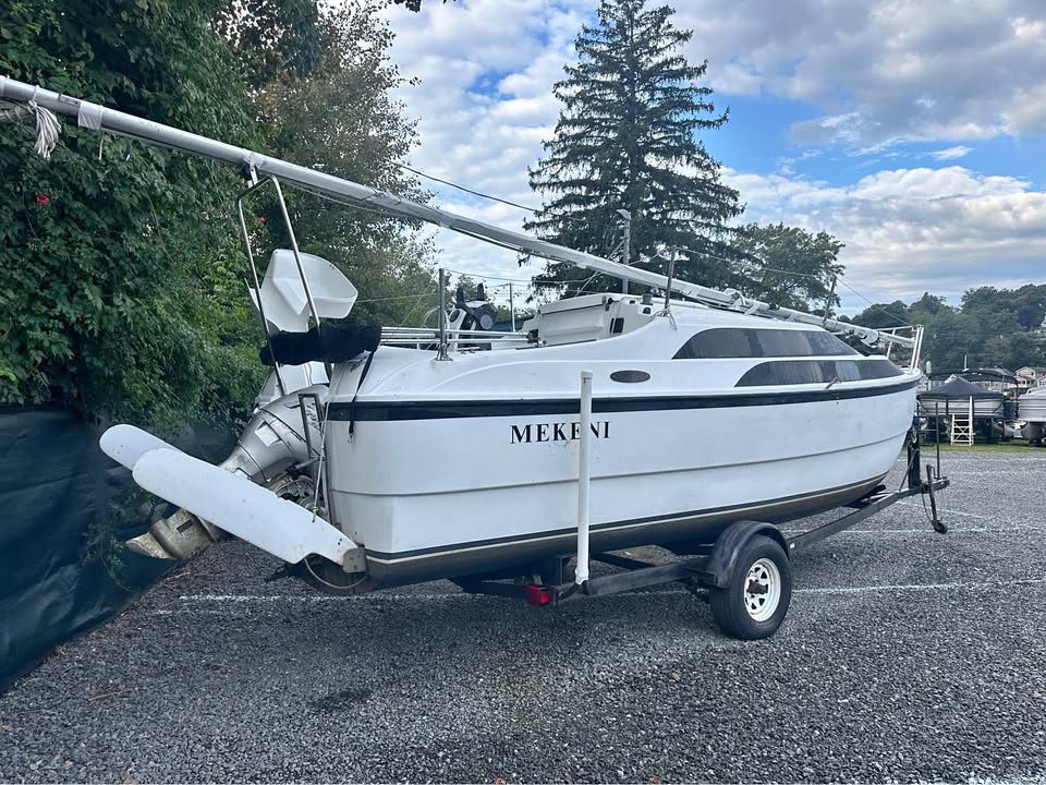 MacGregor 26’ sailboat , engine and trailer for sale in Lake Hopatcong, NJ