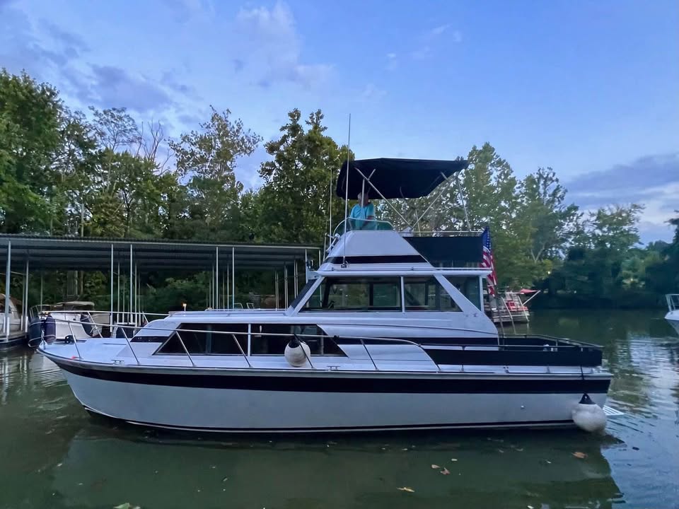 1978 Marinette 32’ Sedan for sale in Prospect, KY