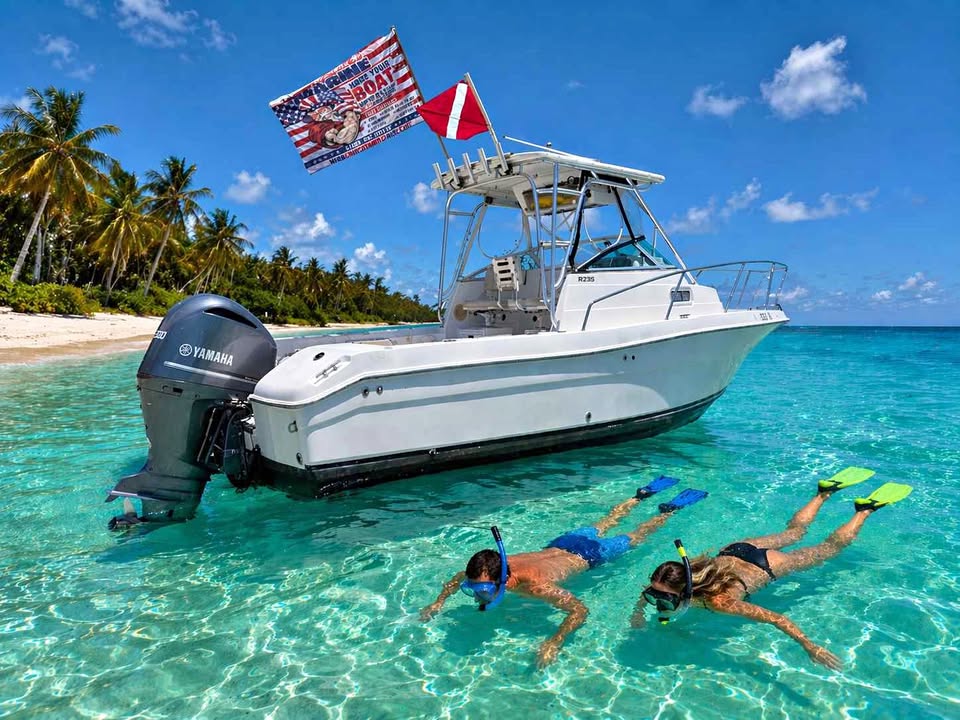 2005 23 Robalo WA walkaround Cuddy cabin boat for sale in Pompano Beach, FL