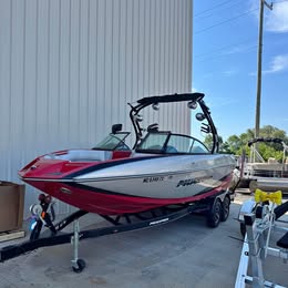 2016 Moomba Mojo Wake surf Boat w/ Trailer for sale in Royal Oak, MI