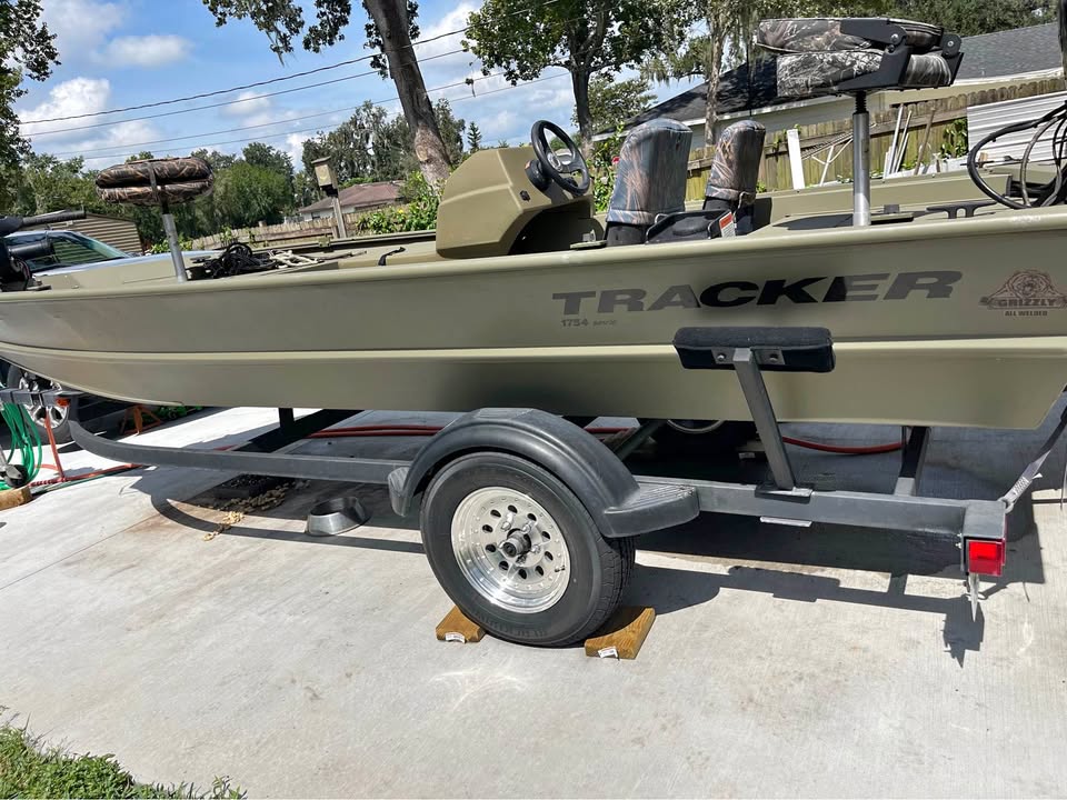 2019 Bass tracker grizzly series, boat has 60 horse mercury low hours for sale in Mulberry, FL
