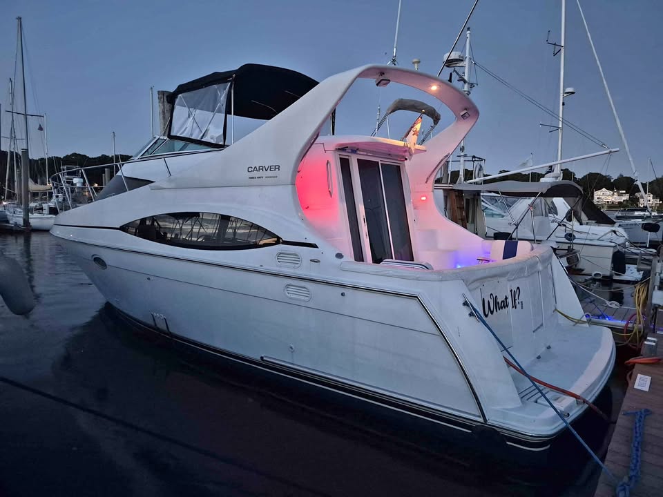 2000 Carver 350 mariner for sale in Swansea, MA