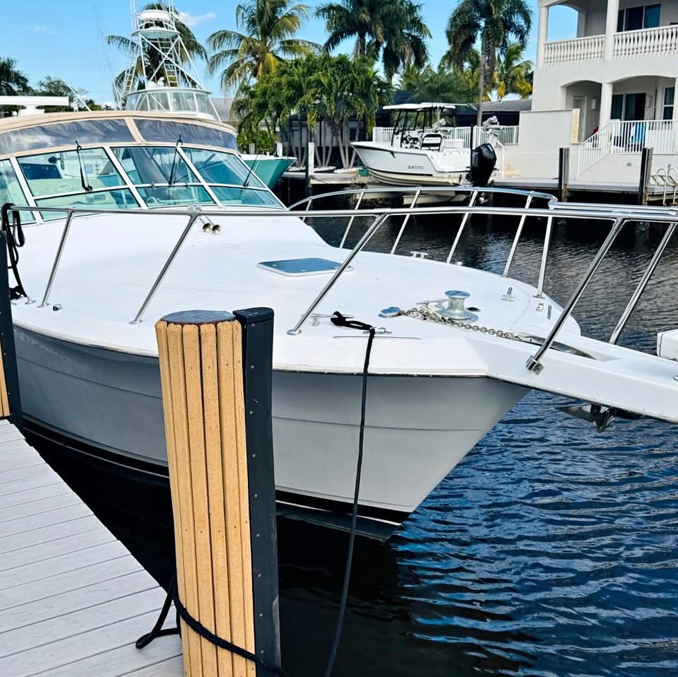 1995 HATTERAS 39 Sport Express ***low hours fishing machine*** for sale in Fort Lauderdale, FL