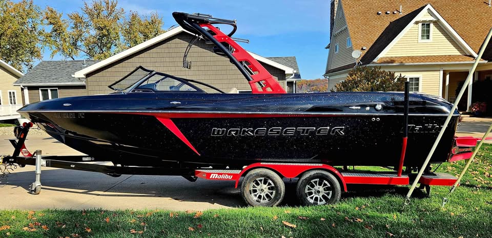 2016 Malibu 25LSV Wakesetter Wakesurf Boat for sale in Angola, IN