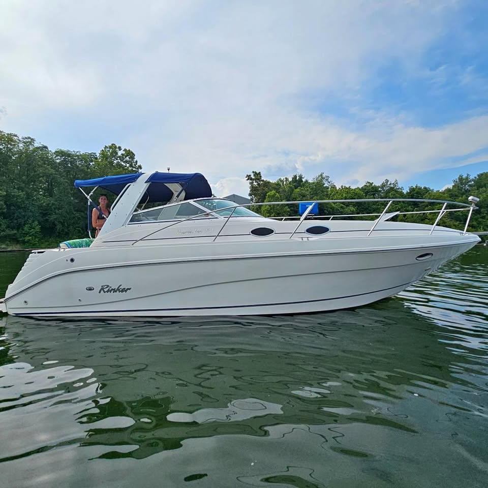 2000 Rinker Fiesta Vee 330 for sale in Prospect, KY