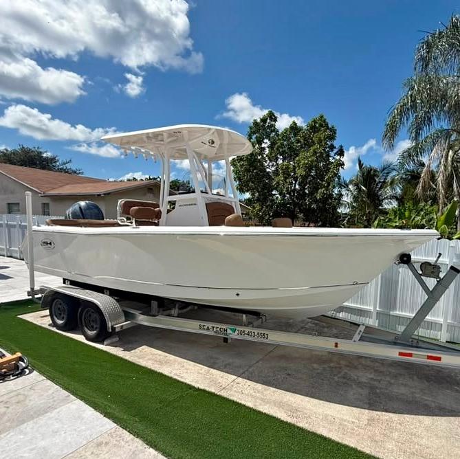 2022 Sea Hunt Ultra 229 for sale in Miami, FL