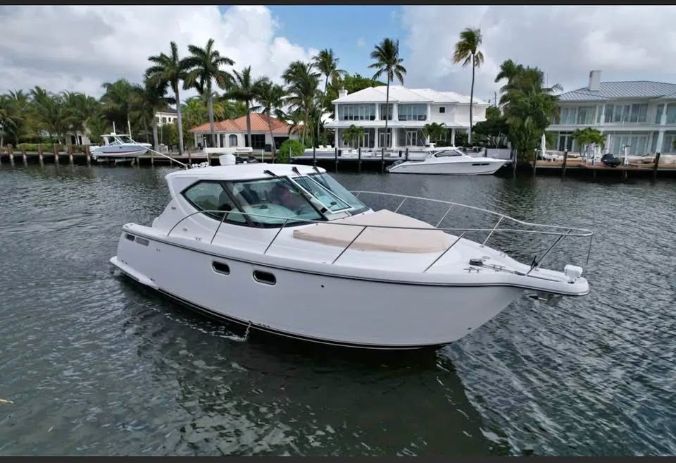 2008 Tiara yacht 3500 Sovran for sale in Wilton Manors, FL