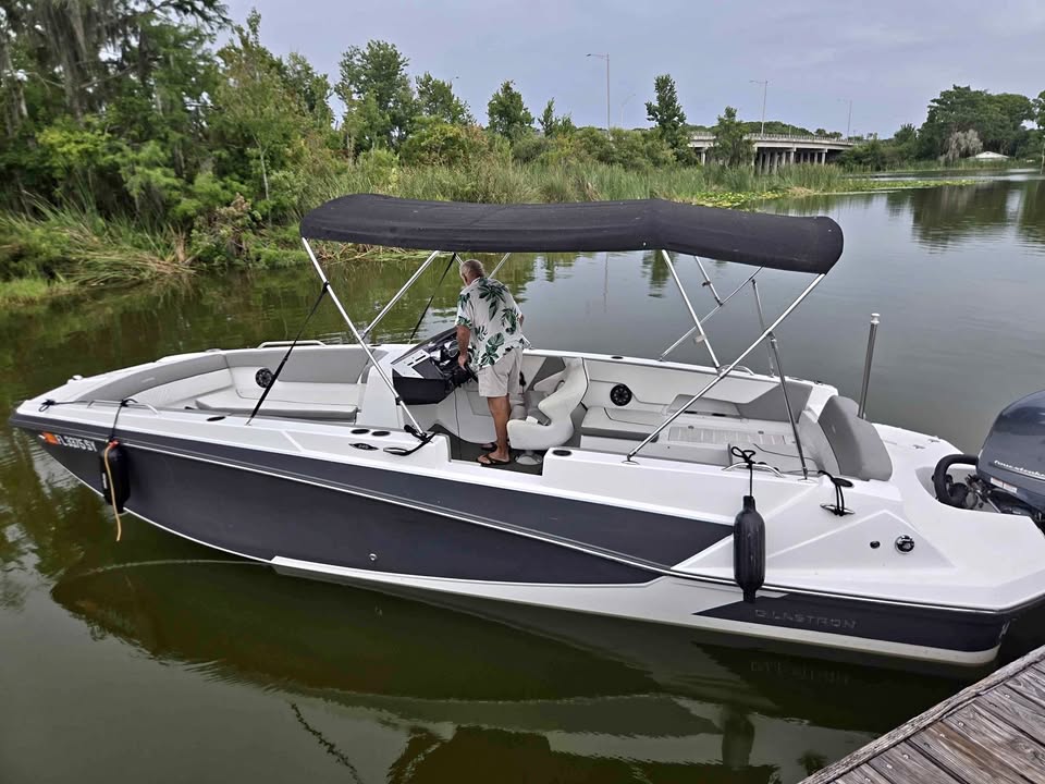 22 foot Glastron Deck Boat for sale in Welaka, FL