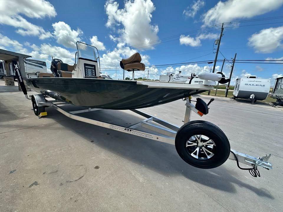 2027 XPRESS SW20 for sale in Clute, TX
