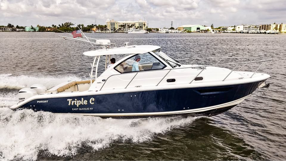 2020 Pursuit Os 325 offshore for sale in Delray Beach, FL