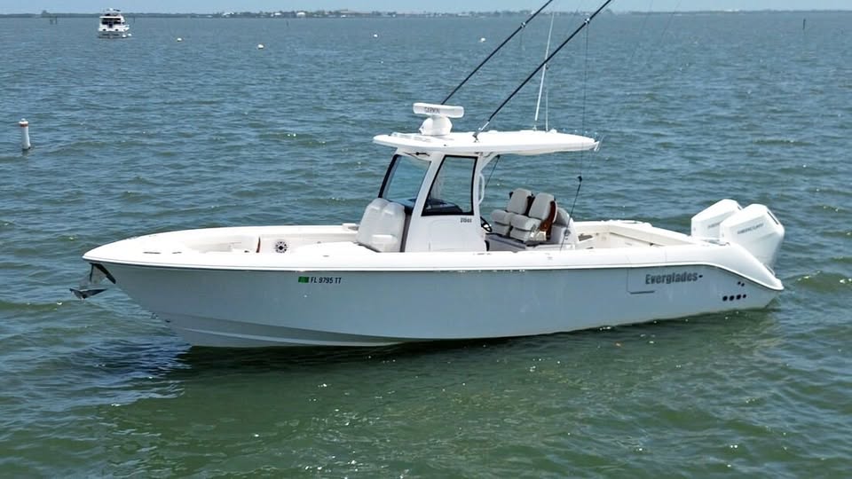 2024 Everglades 315 CC for sale in Clearwater, FL