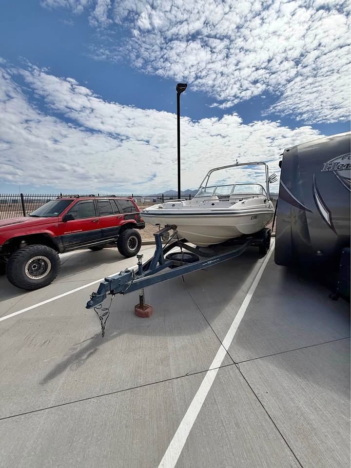2005 Hurricane SB237 Sundeck Boat for sale in Goodyear, AZ