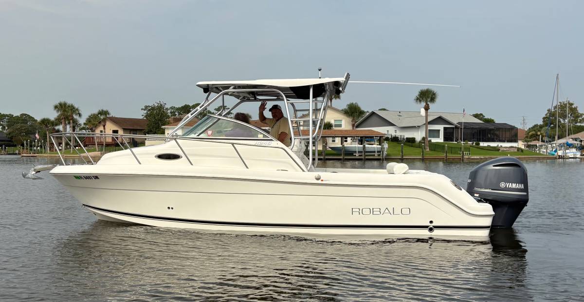 24ft 2011 Robalo R245 w/ Yamaha 300 for sale in charleston