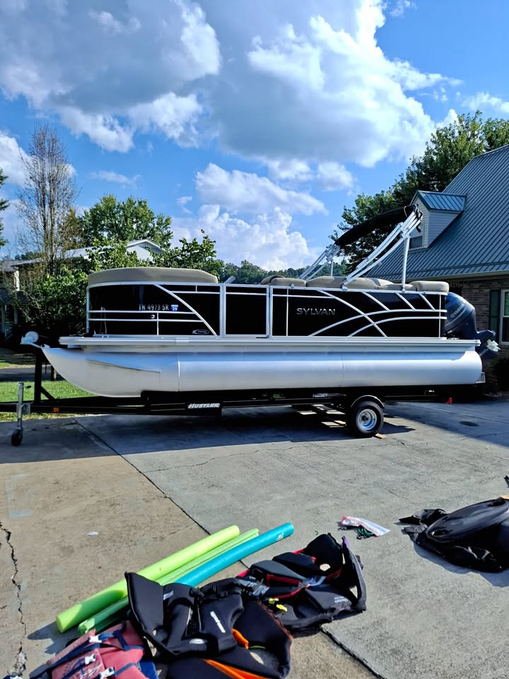 SYLVAN 820 PONTOON BOAT for sale in Rogersville, TN