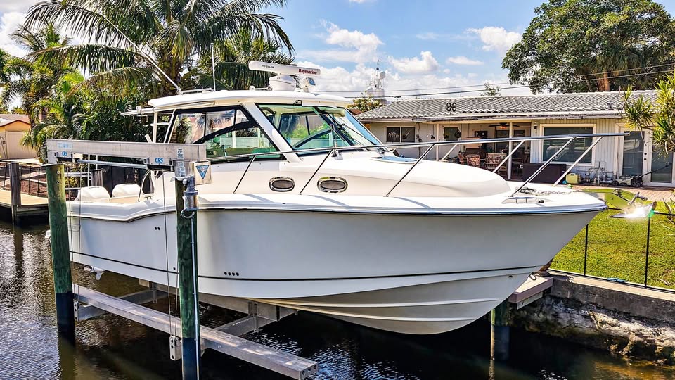 2018 Boston whaler 315 conquest for sale in Hollywood, FL