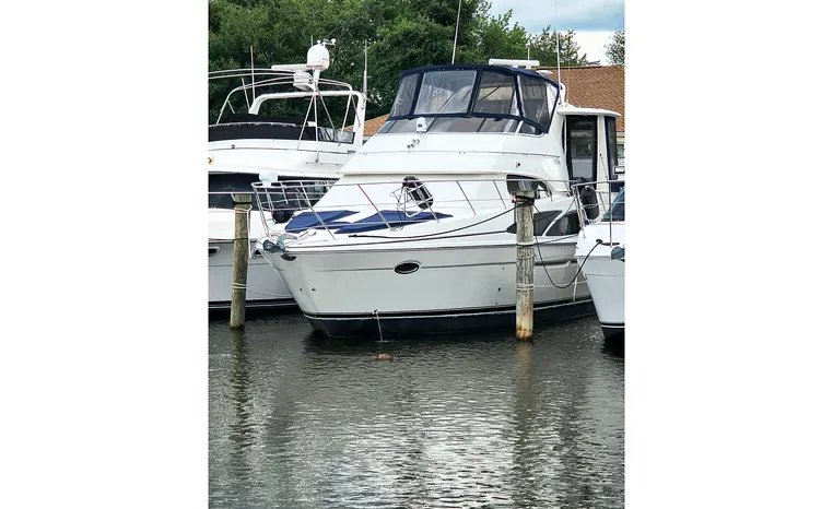 2006 Carver 444 Cockpit Motor Yacht for sale in Toms River, NJ