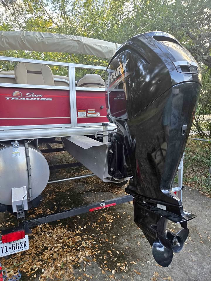 2019 Tracker Party Barge 18 for sale in Austin, TX