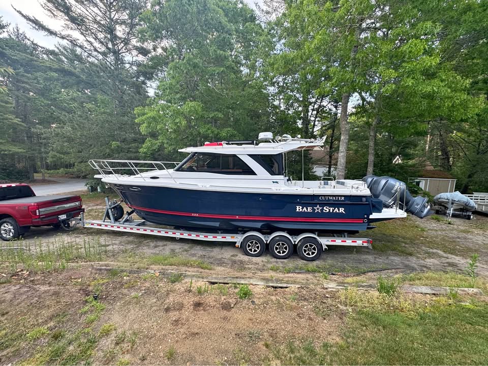 2018 Cutwater 302 w/ Twin Yamaha F300 for sale in Wareham, MA