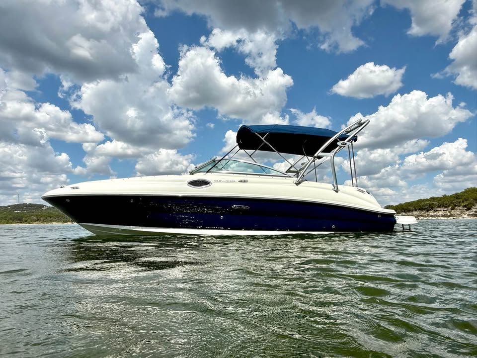 2008 Sea Ray 240 Sundeck for sale in Volente, TX