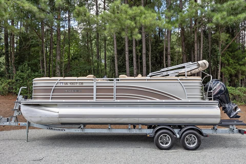 2015 Harris Solstice 220 for sale in Raleigh, NC