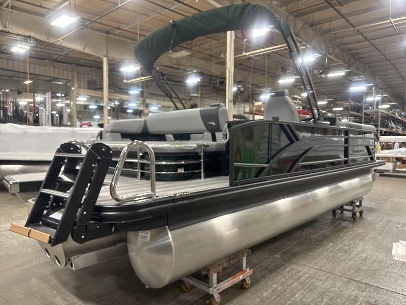 2026 Bennington 23S1SB Tritoon for sale in West Bloomfield, MI