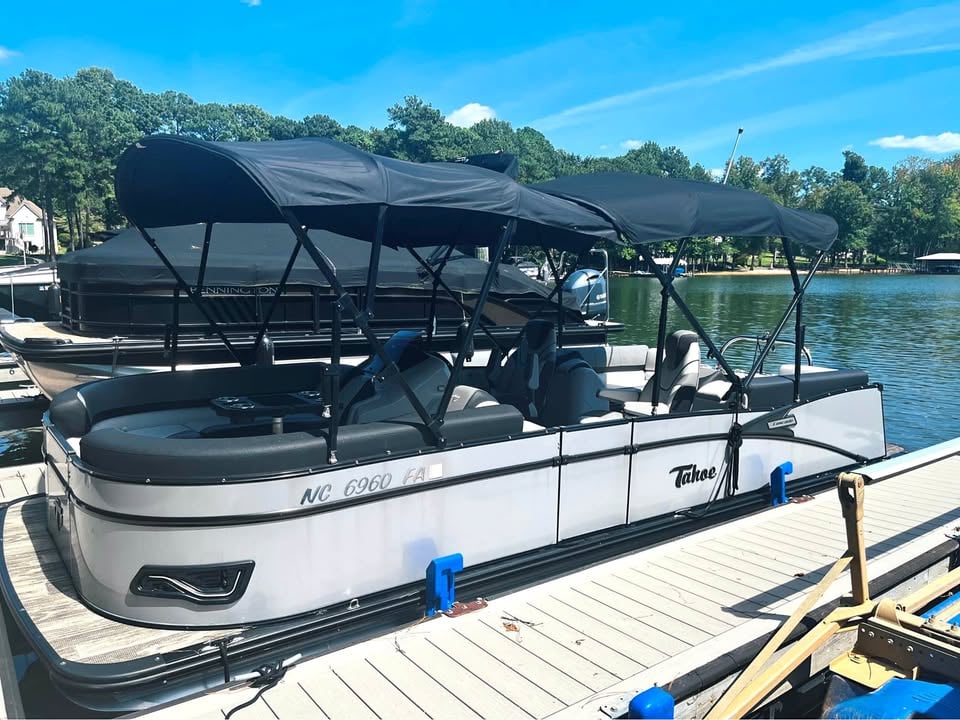 25ft Tahoe tri hull Cascade Model Pontoon Boat for sale in Mooresville, NC