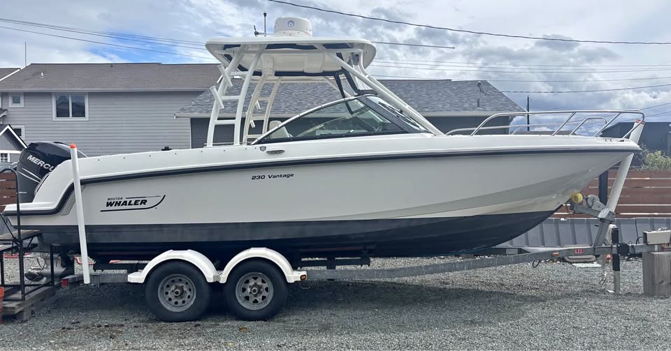 2018 Boston Whaler 230 Vantage for sale in Camano Island, WA