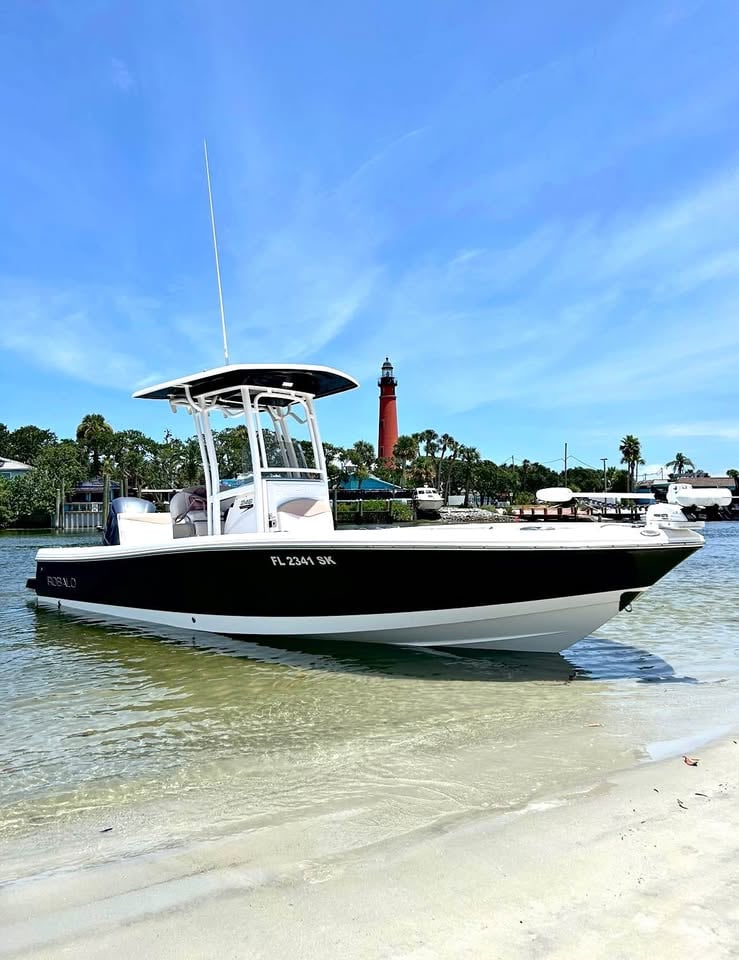Robalo 246 Cayman Bay Boat for sale in New Smyrna Beach, FL
