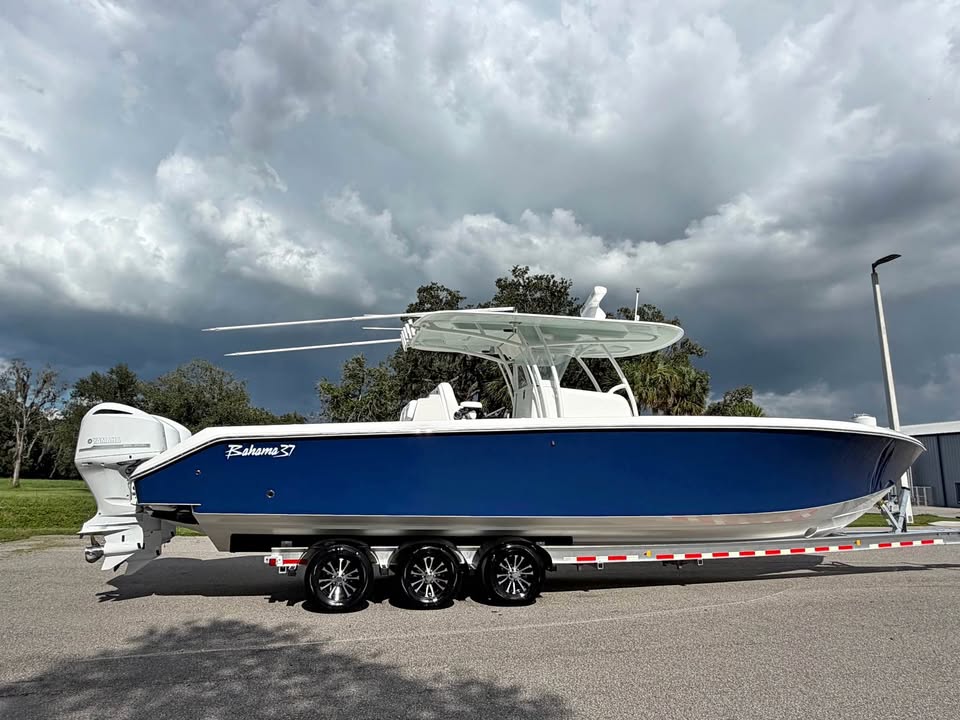 2012 Bahama 37 for sale in Labelle, FL