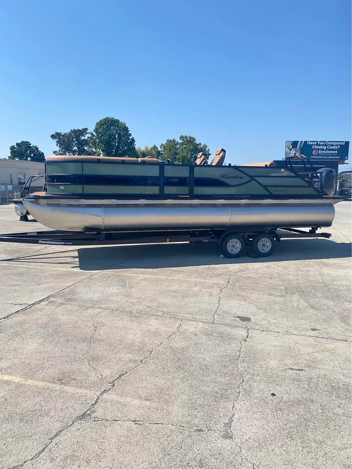 2027 Bentley Legacy 243 Swingback for sale in Farragut, TN